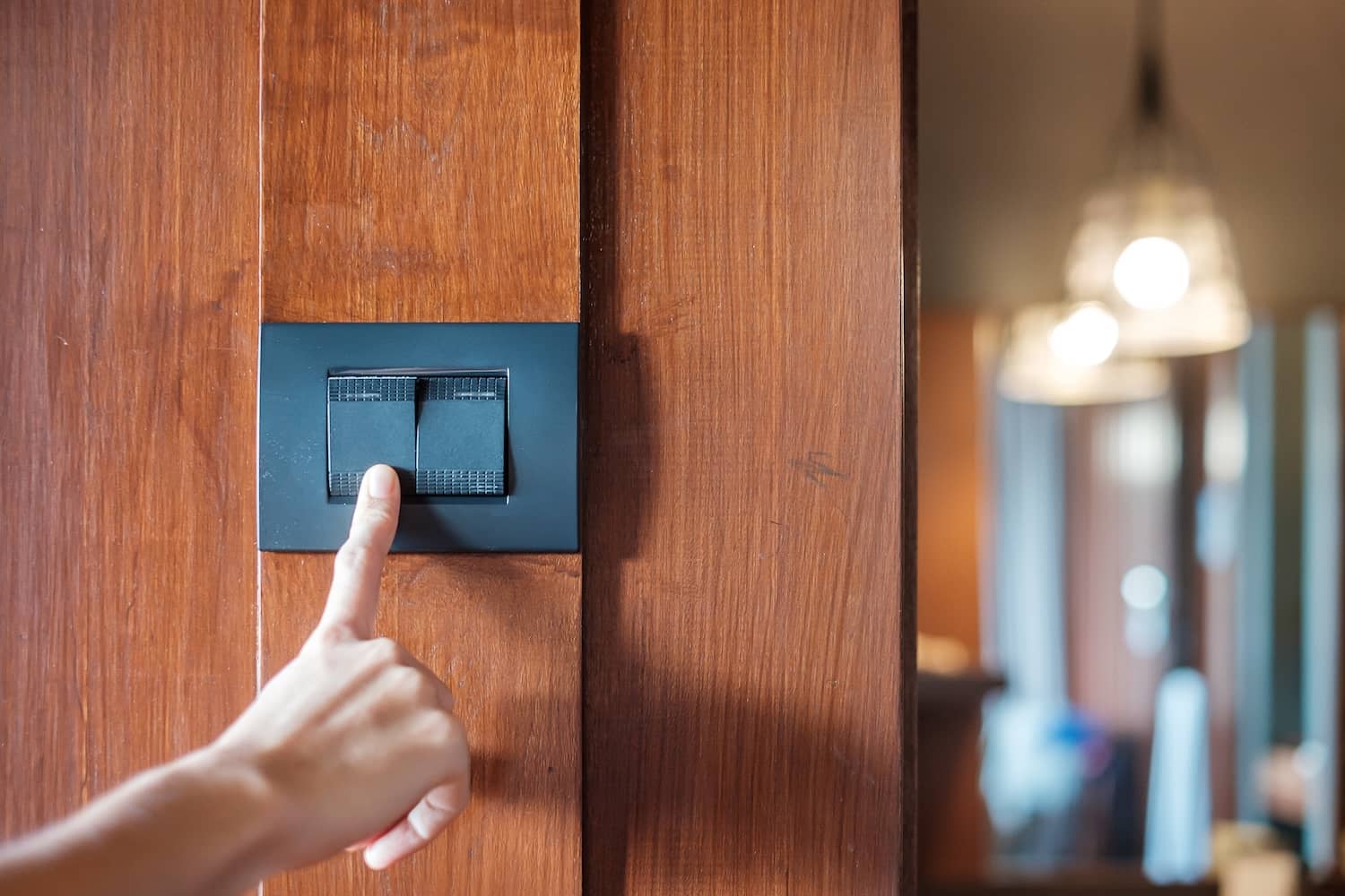 How to Hook Up a Light Switch Safely