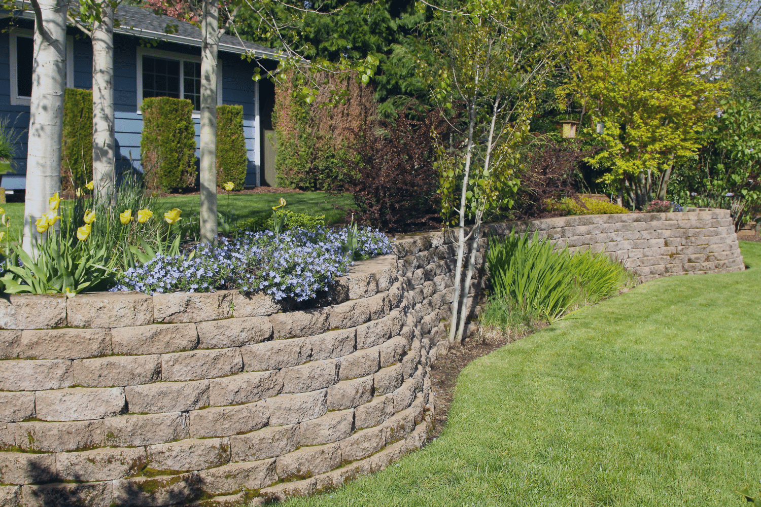 what is a retaining wall